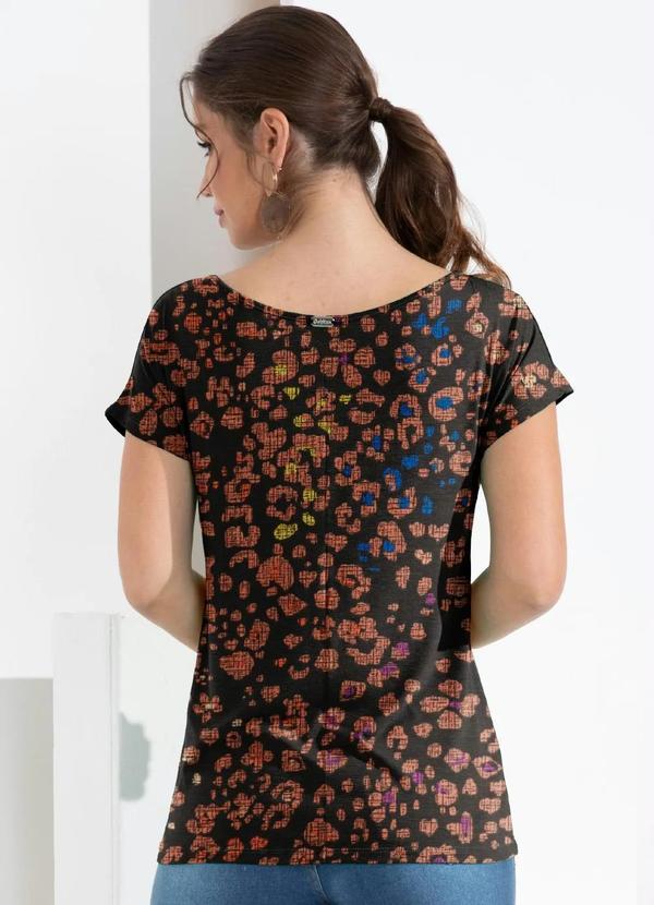 Quintess - Blusa com Manga Curtas Oncinha 2