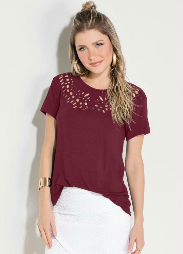 Blusa com Recortes Vazados no Decote (Bord)