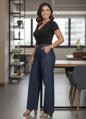 Quintess - Blusa com Renda Preta - QUINTESS