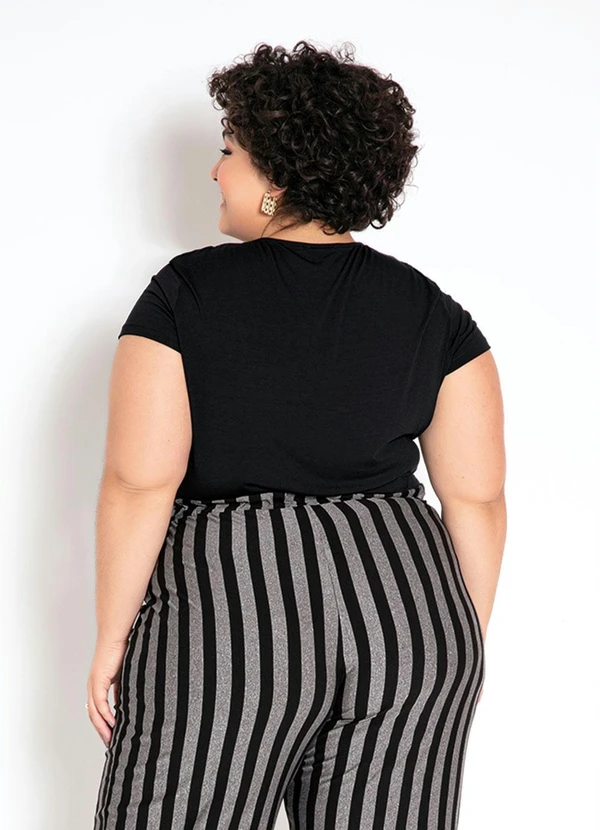 Quintess - Blusa com Renda Preta 12