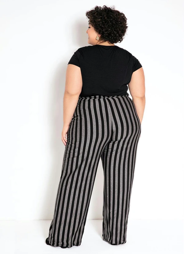 Quintess - Blusa com Renda Preta 14