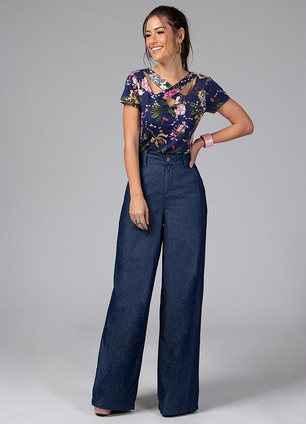 Quintess - Blusa com Tiras no Decote Floral Marinho 3