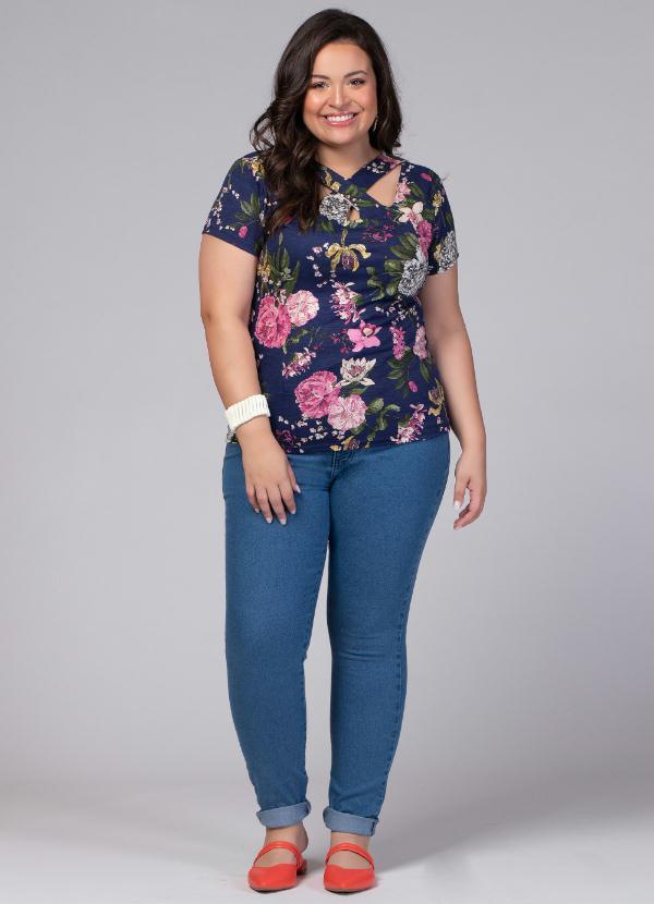 Quintess - Blusa com Tiras no Decote Floral Marinho 7