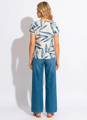 Quintess - Blusa com Tiras no Decote Folhagem Azul - QUINTESS