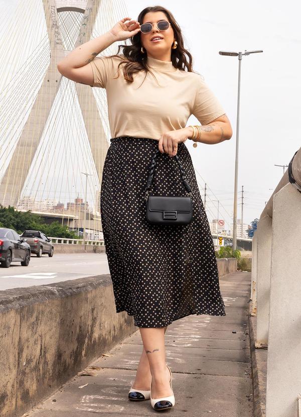 Quintess - Blusa com Trabalhado Decote Bege em Molecotton 11