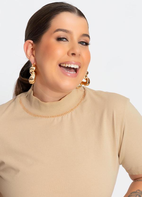 Quintess - Blusa com Trabalhado Decote Bege em Molecotton 15