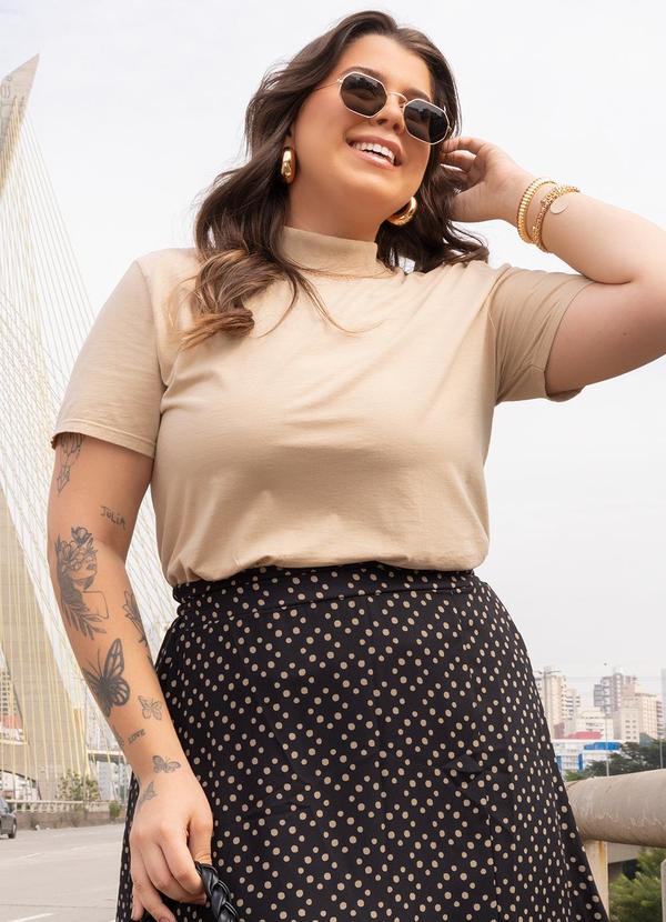 Quintess - Blusa com Trabalhado Decote Bege em Molecotton 7