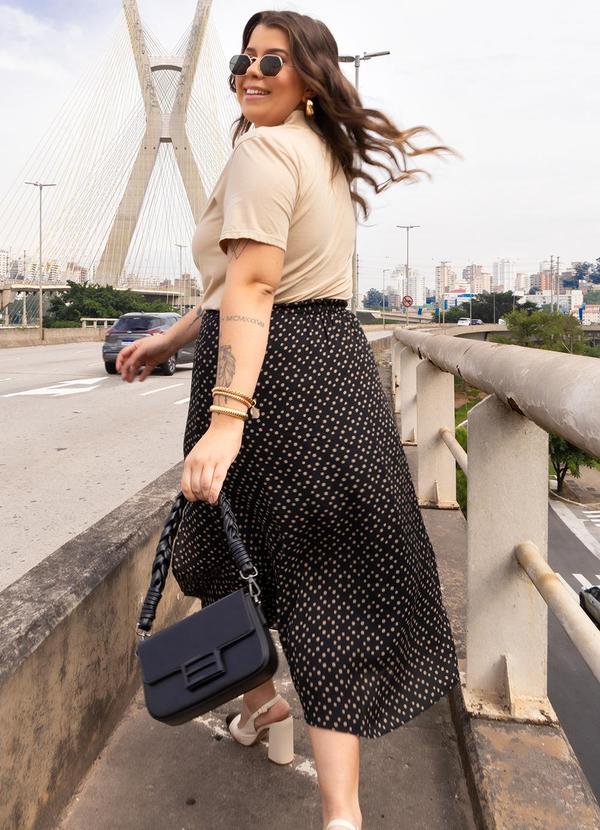 Quintess - Blusa com Trabalhado Decote Bege em Molecotton 10