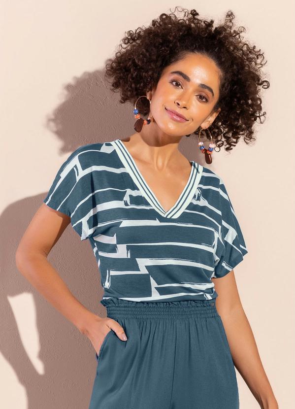 Marialícia - Blusa Criativa Comfy Decote com Retilínea Azul 3