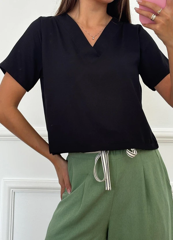 Doce Tom - Blusa Cropped com Decote V Preto