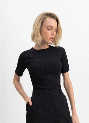 Essendi - Blusa Cropped Feminina em Em Malha Preto - ESSENDI