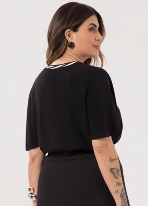 Lunender Mais Mulher - Blusa D Plus Size com Gola em Retilínea Preto - LUNENDER MAIS MULHER