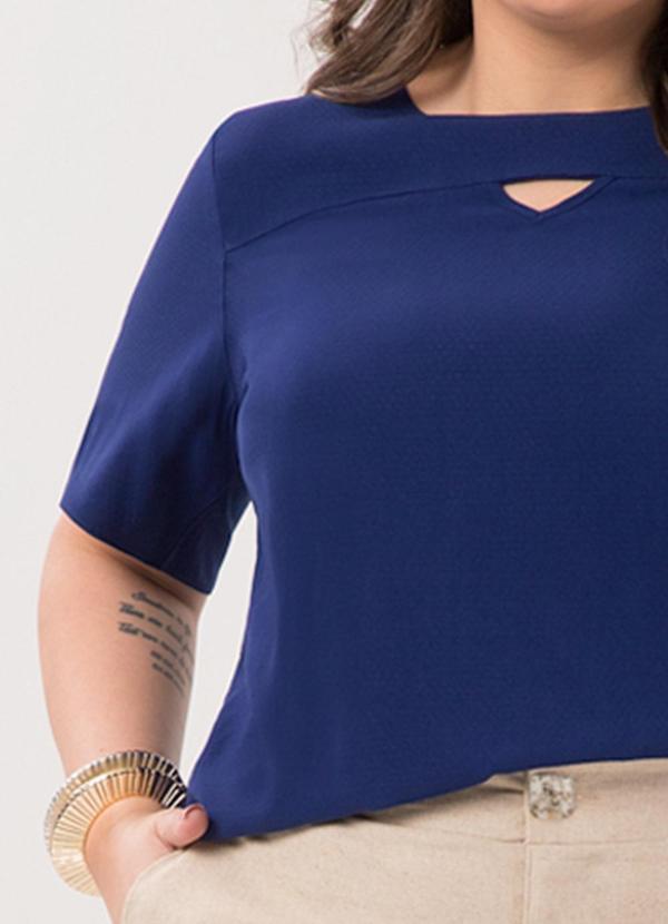 Lunender Mais Mulher - Blusa D Plus Size com Recorte no Decote Azul 1