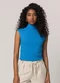 Sofie - Blusa de Gola Alta em Ribana Azul - variação: Azul