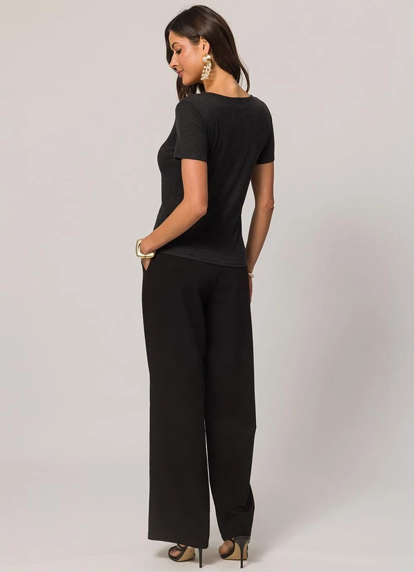 Doce Trama - Blusa de Manga Curta em Tricot Flamê Preto 4