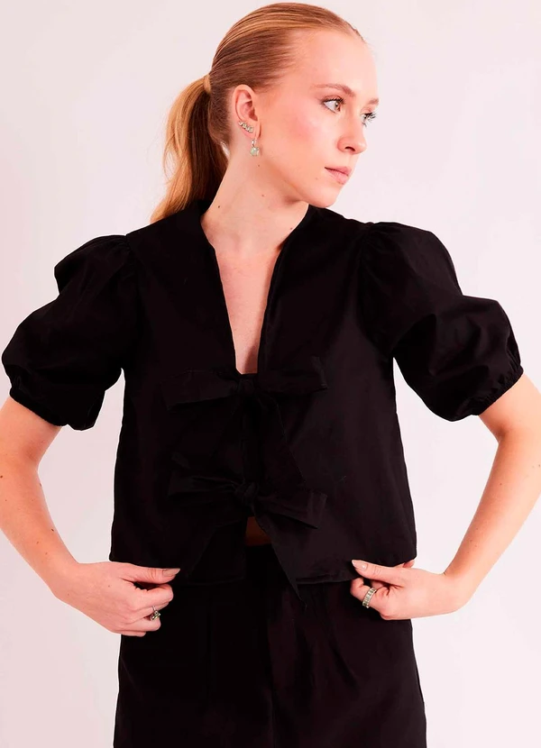 Sofie - Blusa de Manga Curta New Ease em Plano Tricoline C