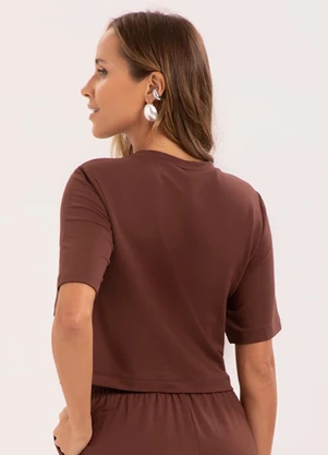 Lunender - Blusa de Mangas Curtas Básica em Malha Marrom - LUNENDER