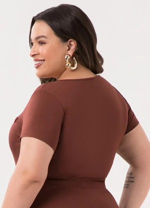 Lunender Mais Mulher - Blusa de Mangas Curtas Plus Size em Malha Marrom - LUNENDER MAIS MULHER