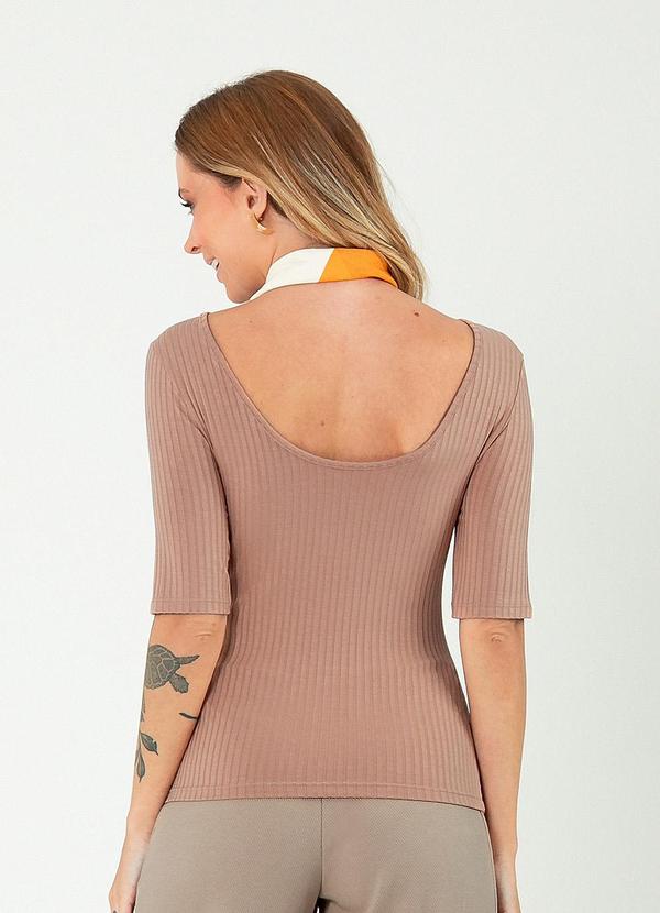 Cativa - Blusa Decote Canoa Canelada Marrom Claro 3