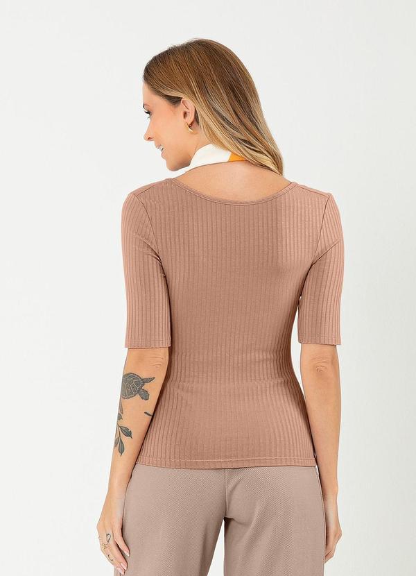 Cativa - Blusa Decote Canoa Canelada Marrom Claro 4