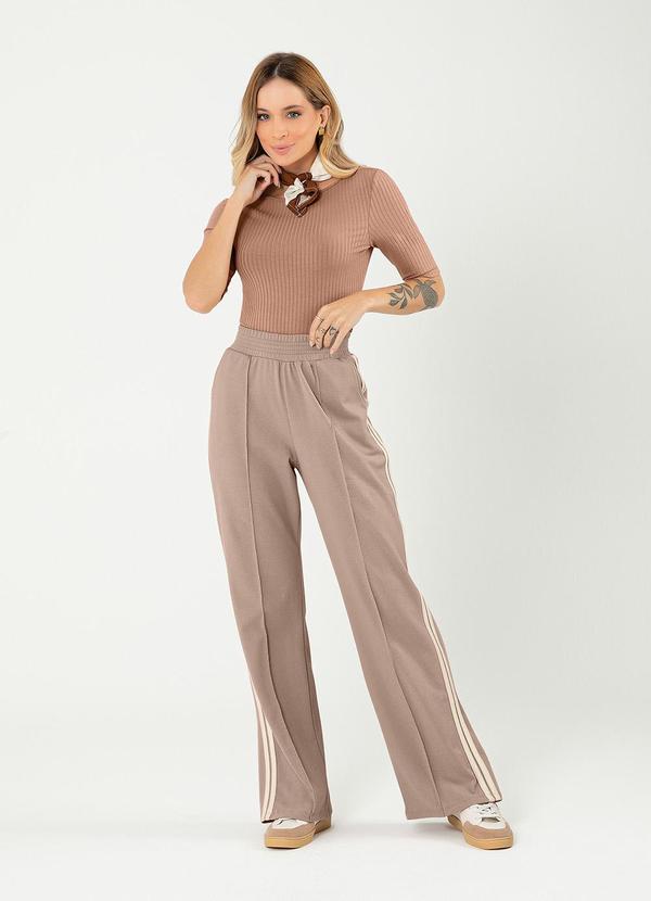 Cativa - Blusa Decote Canoa Canelada Marrom Claro 5