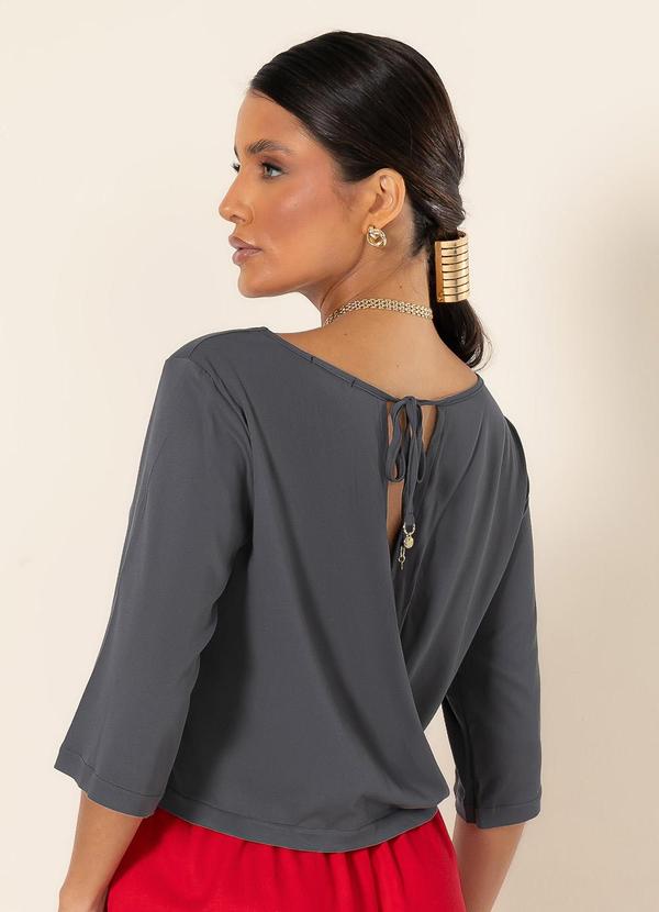 Gris - Blusa Decote Canoa em Viscose Cinza Escuro 2