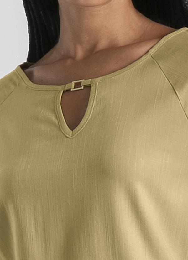 Cativa - Blusa Decote Gota em Viscose Caramelo 3