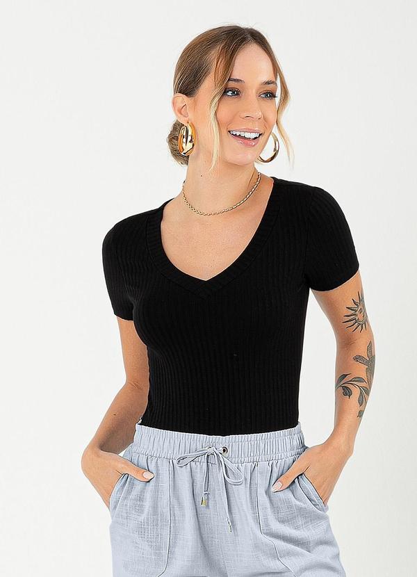 Cativa - Blusa Decote V Canelada Preto
