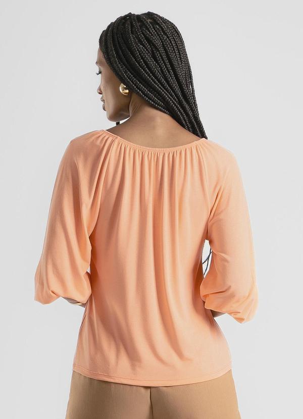 Cativa - Blusa Decote V em Crepe Laranja Claro 2