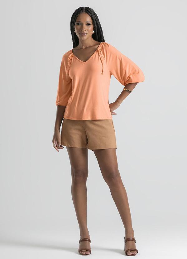 Cativa - Blusa Decote V em Crepe Laranja Claro 3