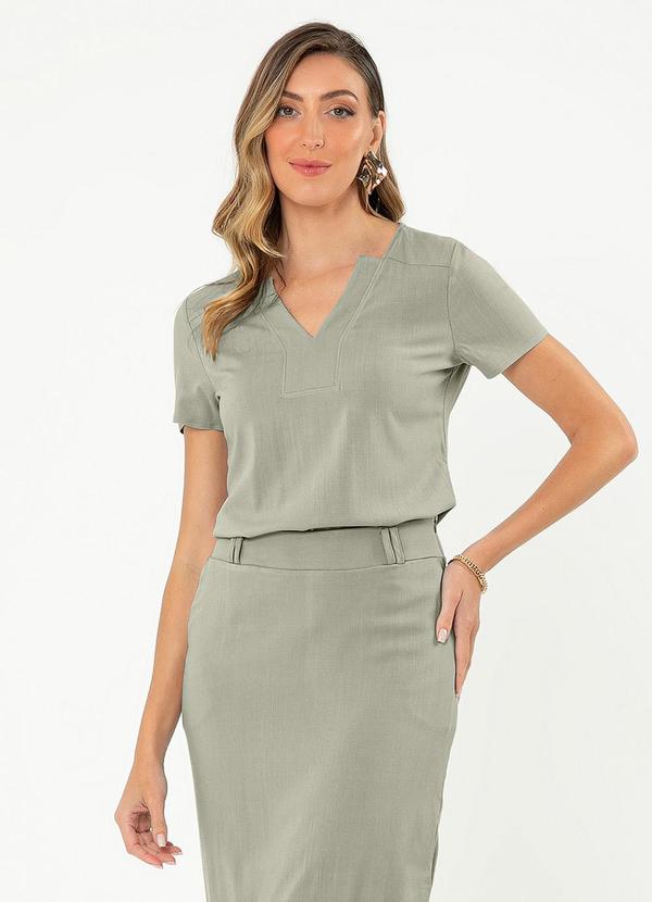 Cativa - Blusa Decote V em Viscose Verde