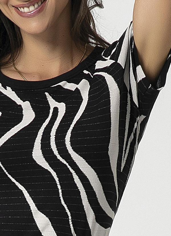 Habana - Blusa em Viscose Fio Brilho Preto 3