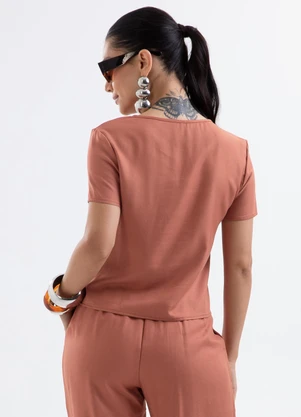 Cativa - Blusa em Viscose Marrom - CATIVA