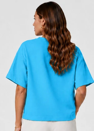 Infinita Cor - Blusa Feminina Básica em Tecido Favos Azul - INFINITA COR