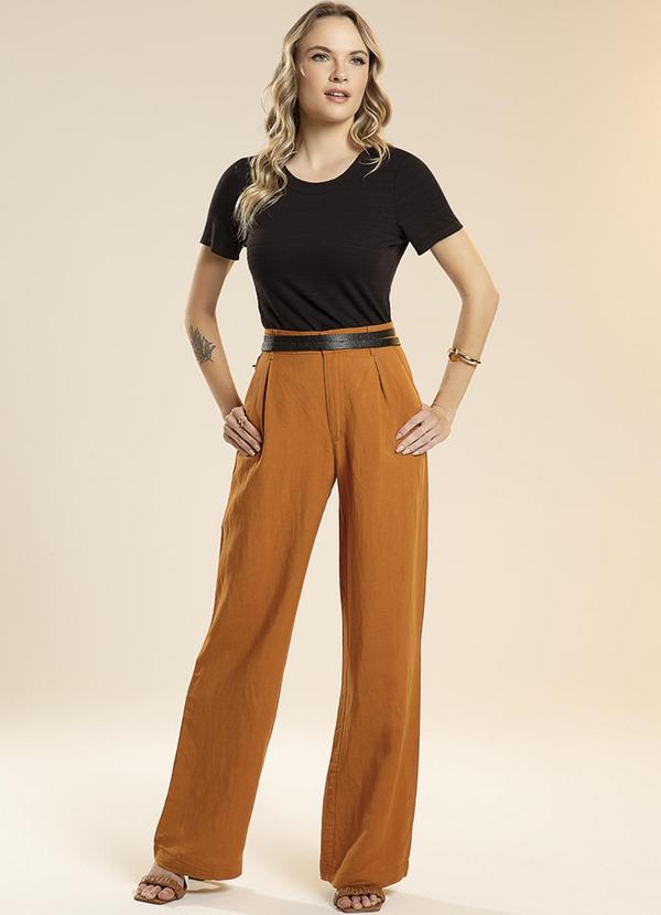 Habana - Blusa Feminina Básica em Tecido Visco Preto 2