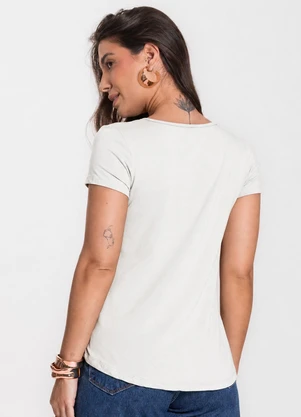 Select - Blusa Feminina Básica em Viscotorcion Bege - SELECT