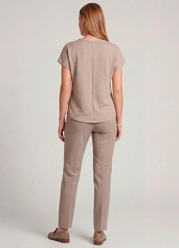 Infinita Cor - Blusa Feminina Básica Manga Curta Marrom 4