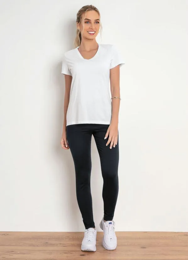 Basicamente - Blusa Feminina Branca Baby Look com Decote V 3