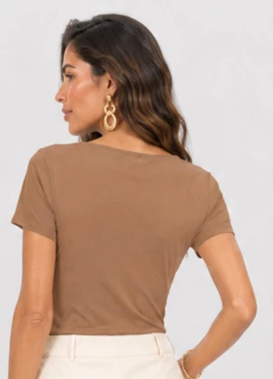 Infinita Cor - Blusa Feminina com Decote em V Marrom - INFINITA COR
