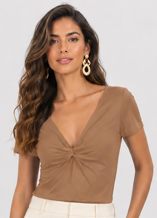 Infinita Cor - Blusa Feminina com Decote em V Marrom