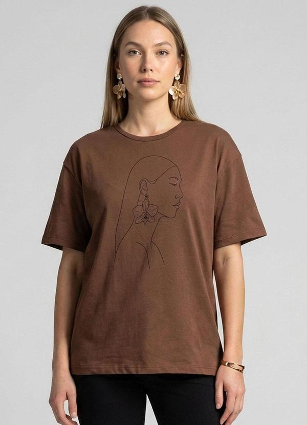 Infinita Cor - Blusa Feminina com Estampa Localizada Marrom