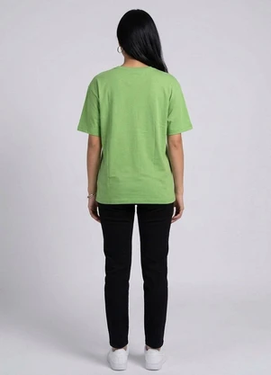 Infinita Cor - Blusa Feminina com Estampa Localizada Verde - INFINITA COR