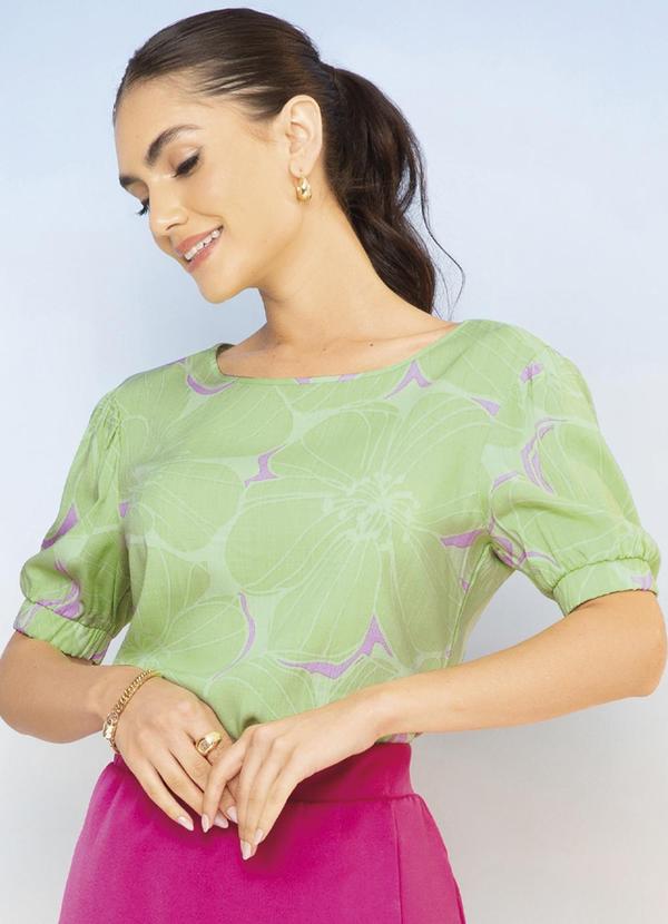 Cativa - Blusa Feminina com Estampa Rotativa Floral Verde