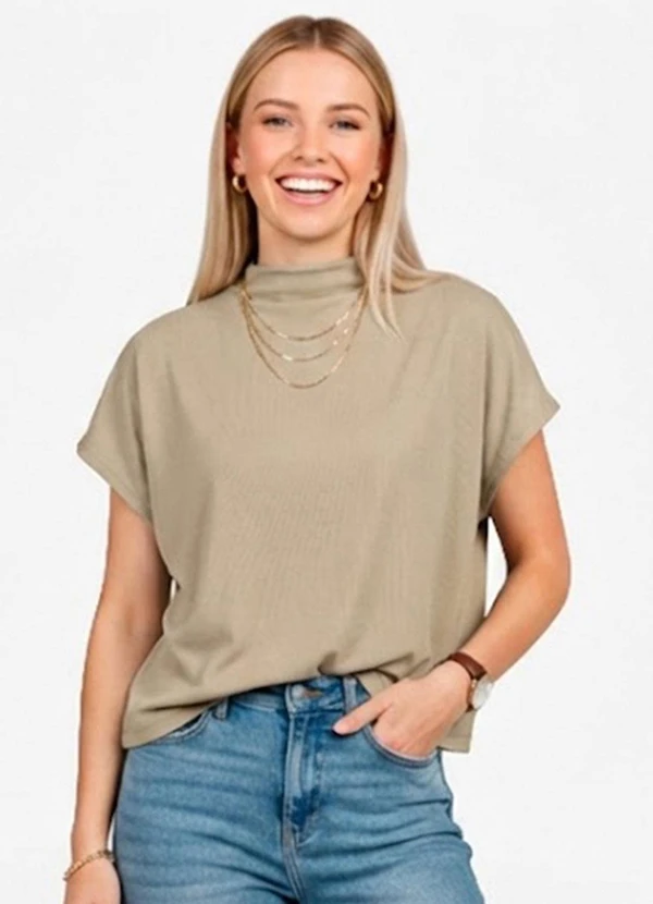 Infinita Cor - Blusa Feminina com Gola Chaminé Bege