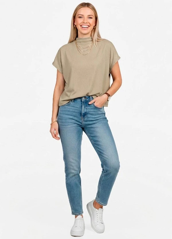 Infinita Cor - Blusa Feminina com Gola Chaminé Bege 2