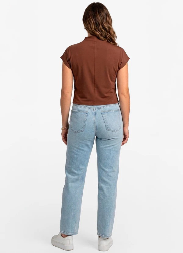 Infinita Cor - Blusa Feminina com Gola Chaminé Marrom 4