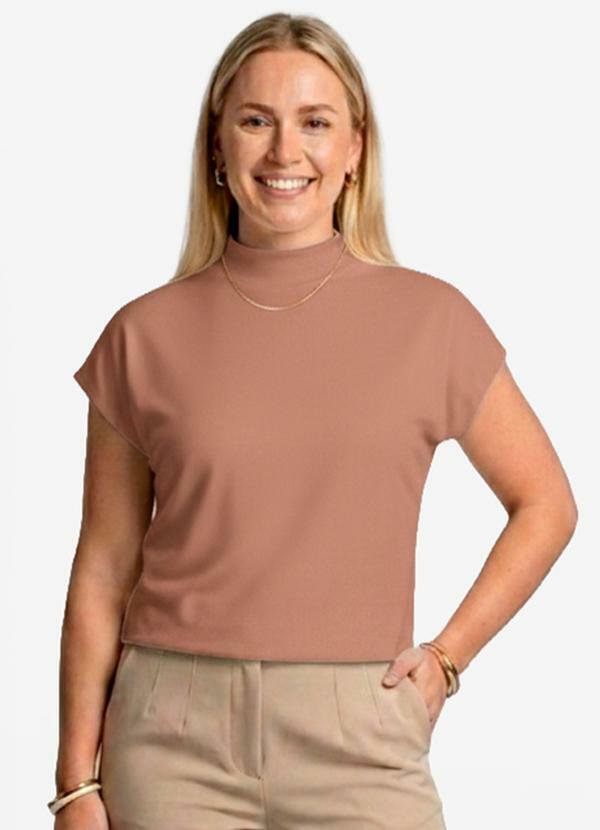 Infinita Cor - Blusa Feminina com Gola Chaminé Marrom
