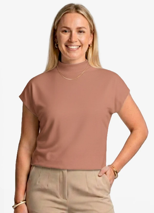 Infinita Cor - Blusa Feminina com Gola Chaminé Marrom