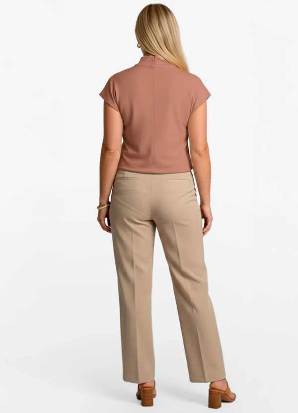 Infinita Cor - Blusa Feminina com Gola Chaminé Marrom 4