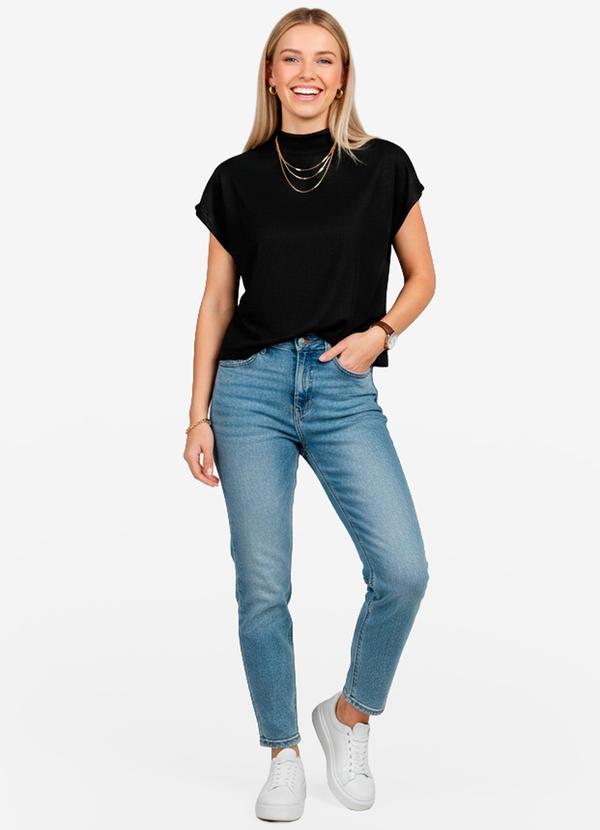 Infinita Cor - Blusa Feminina com Gola Chaminé Preto 3